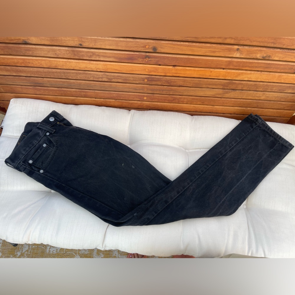 Black Levi’s jeans